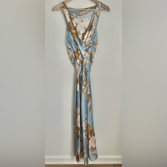 reformation casette silk dress in serene | size 6 - Picture 5 of 13